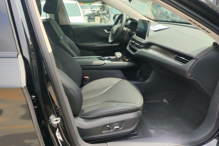 Used Hongqi E-QM5 2023 Revised Version Basic Travel Edition Right Front Seat