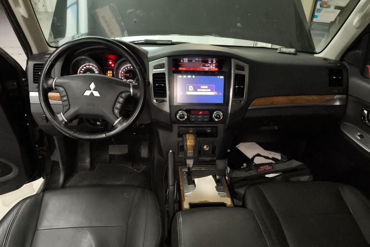 Used Mitsubishi Pajero 2018 3.0L Automatic Luxury Edition