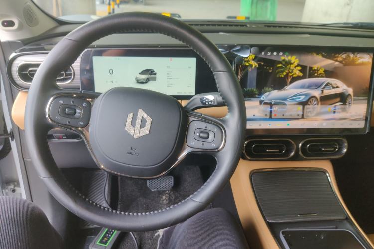 Used Leapmotor C11 2024 All-Electric 580 Luxury Edition Center Console