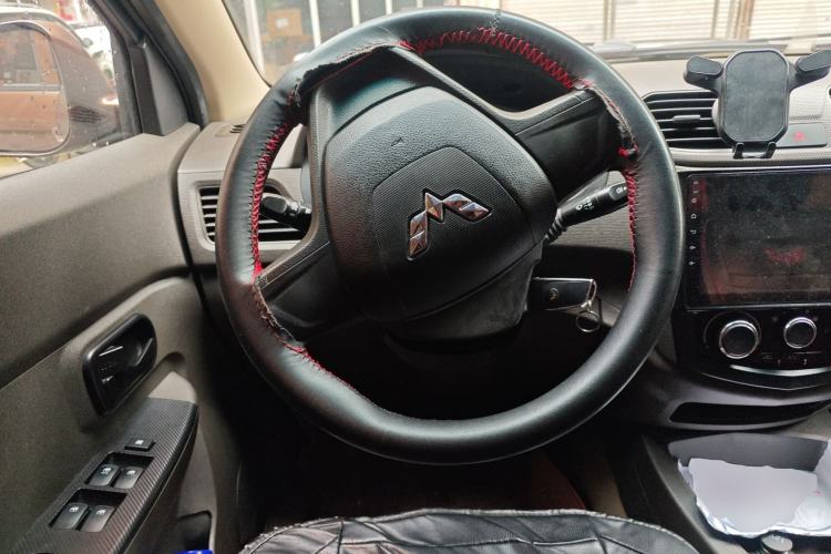 Used Wuling Hongguang 2016 1.5L S1 Deluxe Model China V-standard Steering Wheel