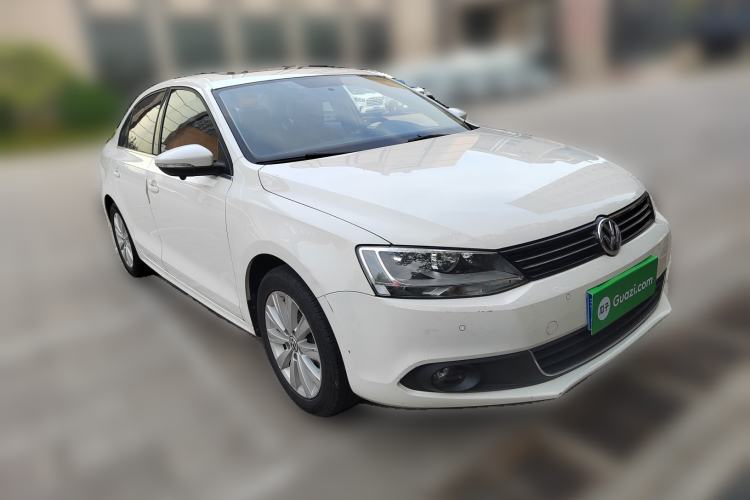 Used Volkswagen Sagitar 2014 1.4TSI Automatic Luxury Model Front Right 45 Deg