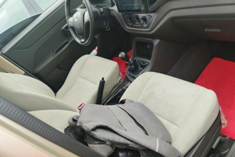 Used Wuling Hongguang V 2019 1.5L Enjoyment Version China VI LAR