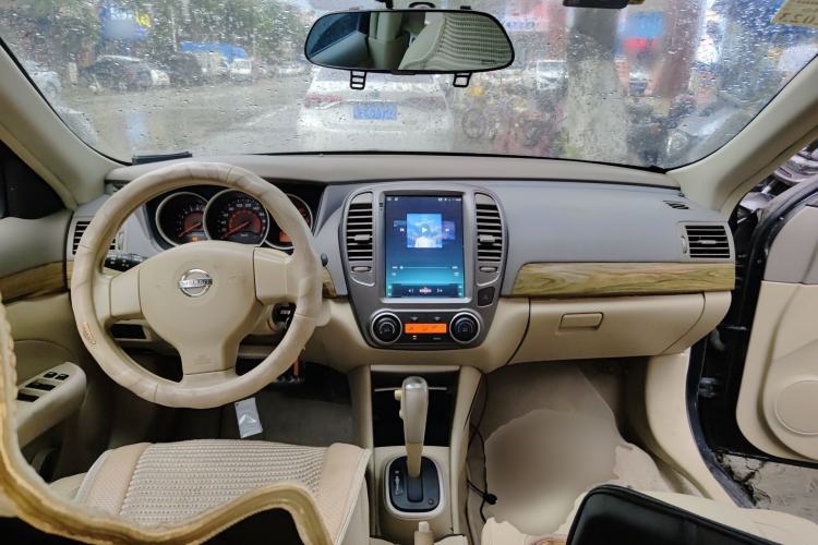 Used Nissan Sylphy 2012 Classic 1.6XE Automatic Comfort Edition Center Console