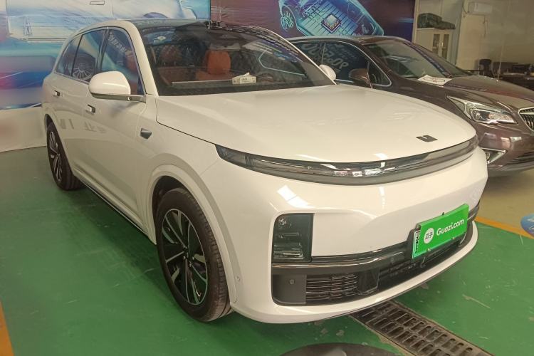 Used Li Auto L7 2025 Max Smart Refresh Edition Front Right 45 Deg