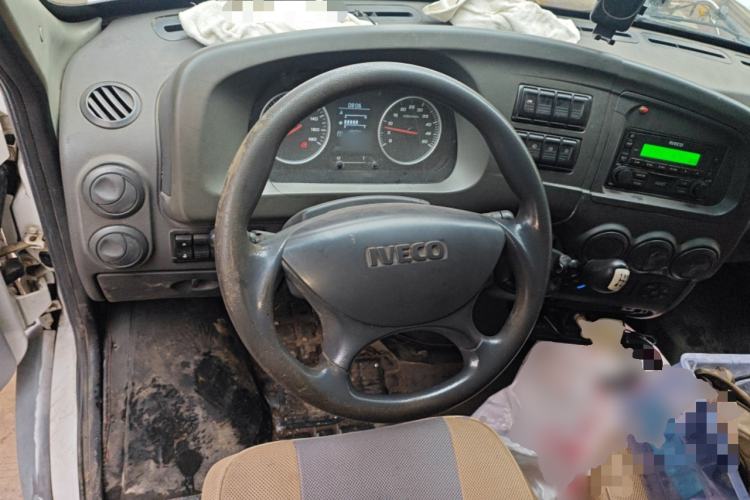 Used Iveco Power Daily 2013 2.8T-V36 Box Truck Steering Wheel
