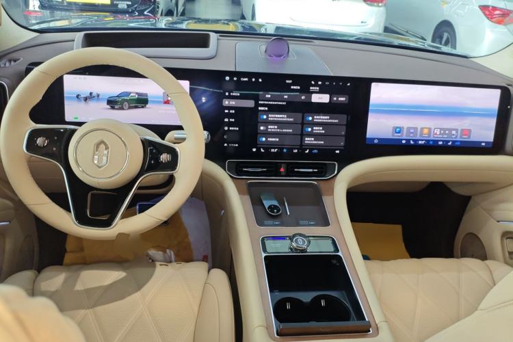 Used Hima AITO M9 2025 Pure Electric Ultra Version 100 kWh 6-Seater Model Center Console