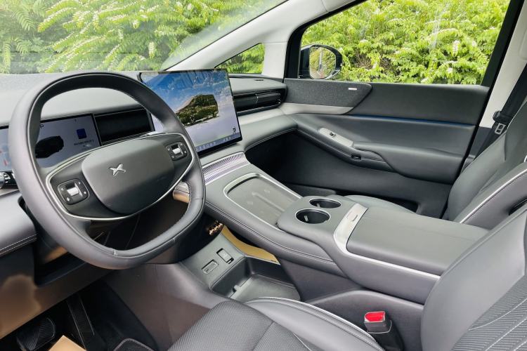 Used XPeng X9 2024 702 Ultra-Long Range Pro
