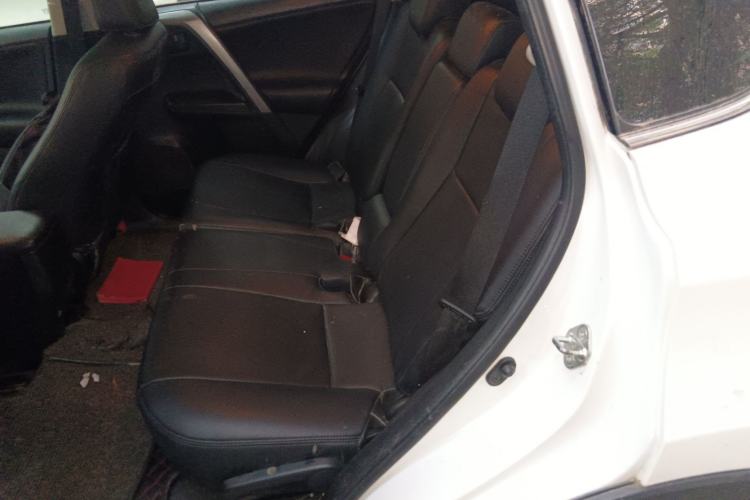 Used Toyota RAV4 2016 2.0L CVT Two-Wheel Drive Fashion Edition China V Standard