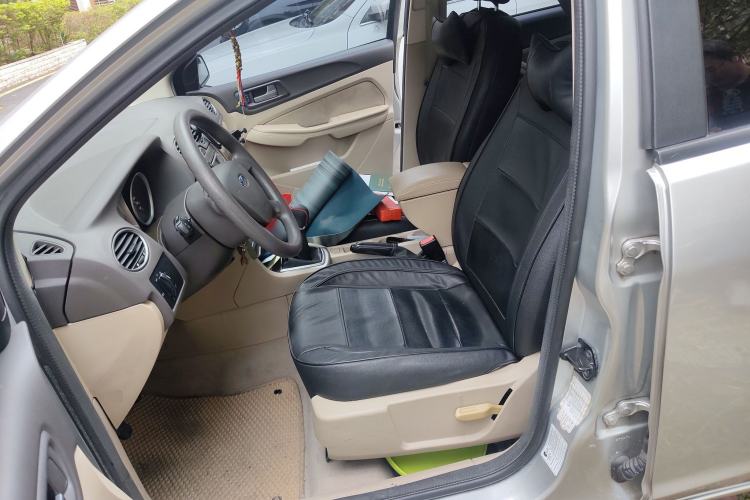 Used Ford Focus 2013 Sedan Classic 1.8L Manual Base Model
