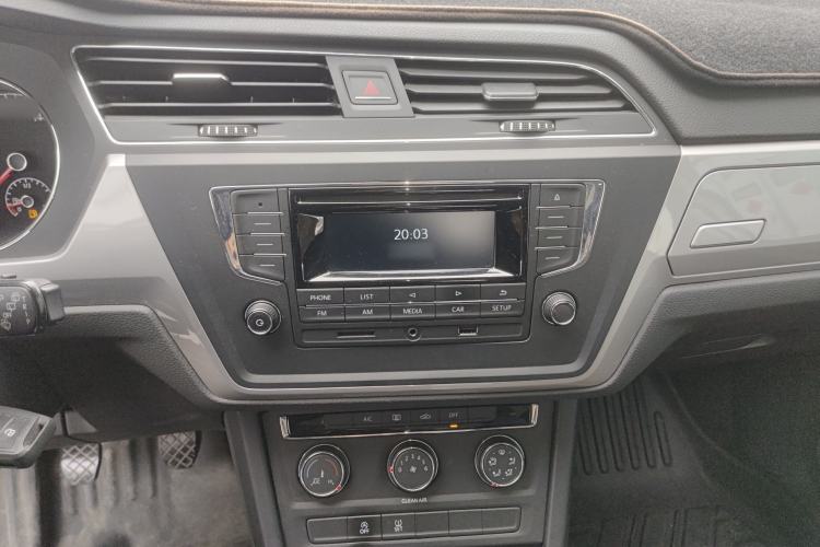 Used Volkswagen Touran 2016 Volkswagen Touran L 280TSI Manual Trend Edition Audio And AC Panel