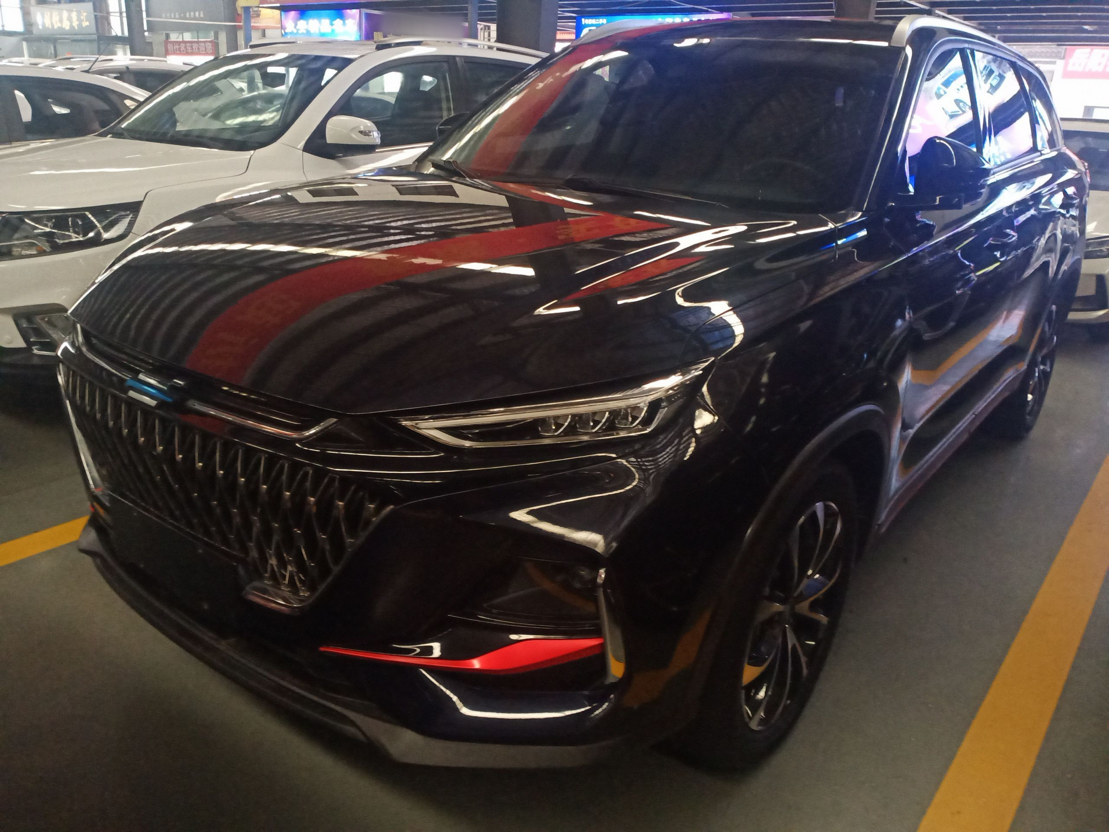 Под передней частью автомобиля