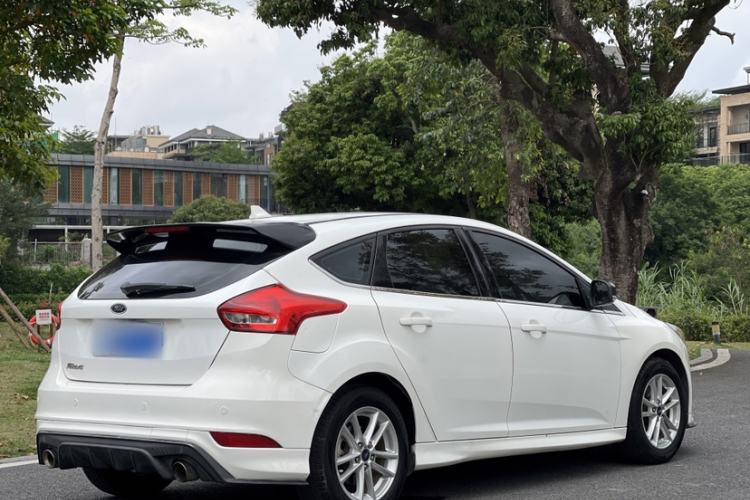 Used Ford Focus 2017 Hatchback 1.6L Automatic Fashion Edition Smart Drive Version Exterior 5