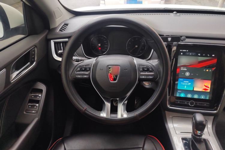 Used Roewe RX5 2016 20T Two-Wheel Drive Automatic Internet Smart Edition
