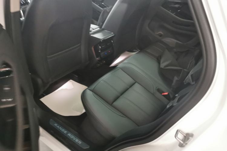 Used Land Rover Range Evoque New Energy 2022 Aurora L P300e Plug-in Hybrid Electric Version Left Rear Seat