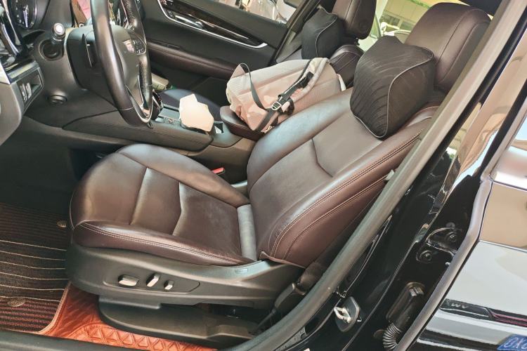 Used Cadillac XT6 2022 2.0T 7-Seater Two-Wheel Drive Luxury Version Left Front Seat