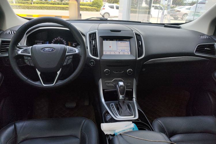 Used Ford Edge 2016 EcoBoost 245 Four-Wheel Drive Titanium Edition 7-Seater Center Console