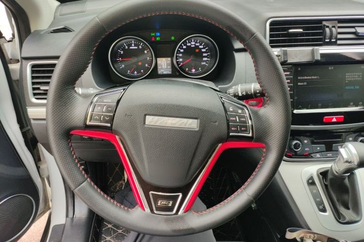 Used Haval M6 2019 1.5T DCT Two-Wheel Drive Elite Version China VI Standard Steering Wheel