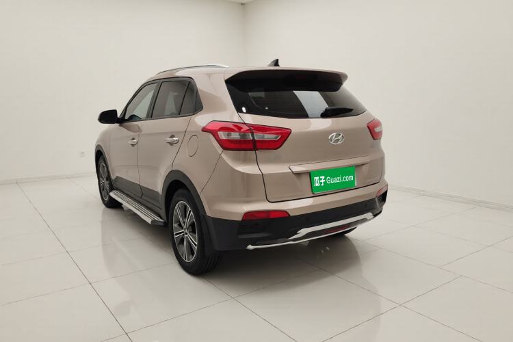 Used Hyundai ix25 2015 1.6L Automatic Two-Wheel-Drive Deluxe DLX Model