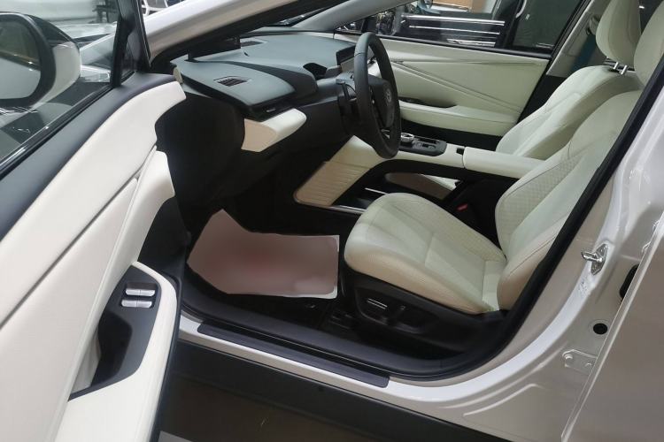 Used Toyota bZ5 2025 Model 550 PRO Smart Driving Edition
