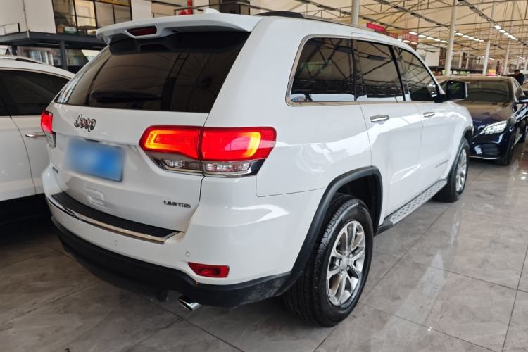 Used Jeep Grand Cherokee 2016 3.0L Comfort Navigation Edition Rear Right 45 Deg