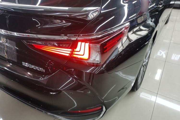 Used Lexus ES 2022 300h Excellence Edition