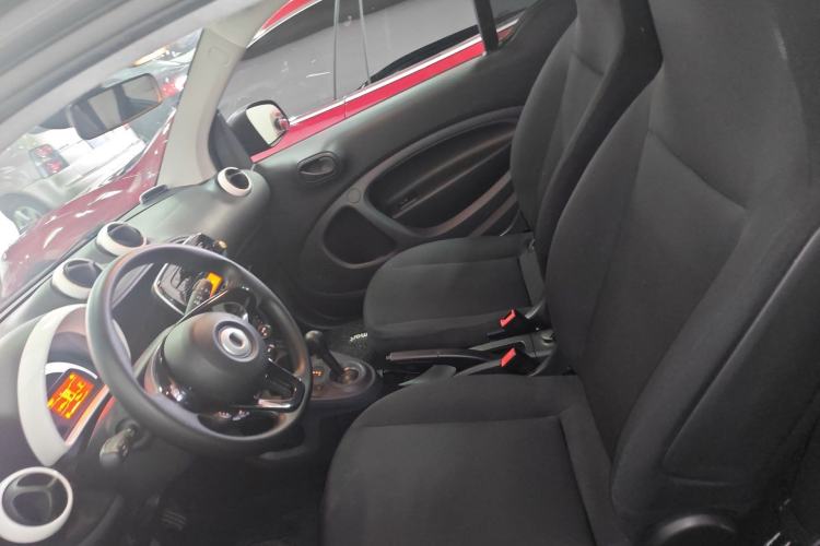 Used smart fortwo 2018 1.0L 52kW Hardtop Dynamic Version China V
