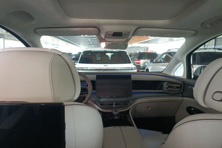 Used Denza D9 2022 DM-i 970 Four-Wheel Drive Flagship Model Center Console