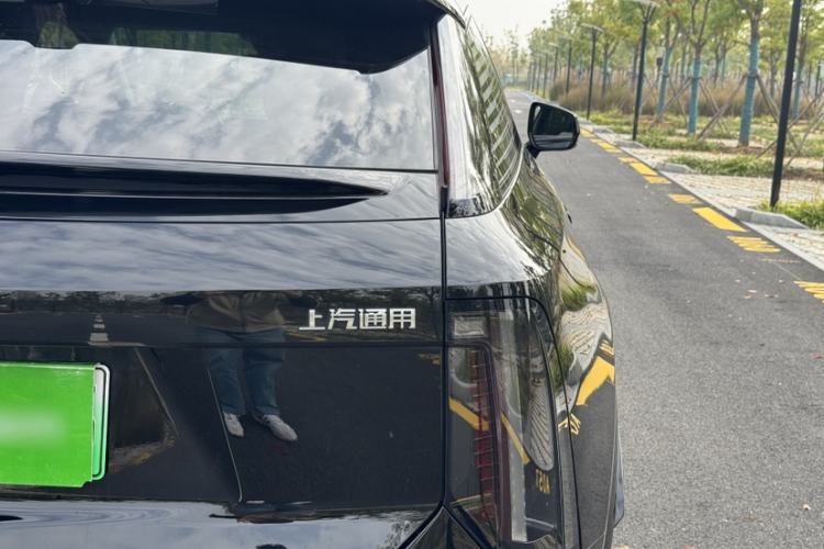 Used Cadillac OPTIQ 2024 Standard Range Version
