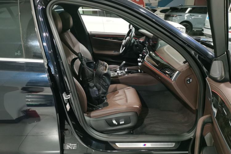 Used BMW 5 Series 2021 Facelifted 525Li M Sport Package
