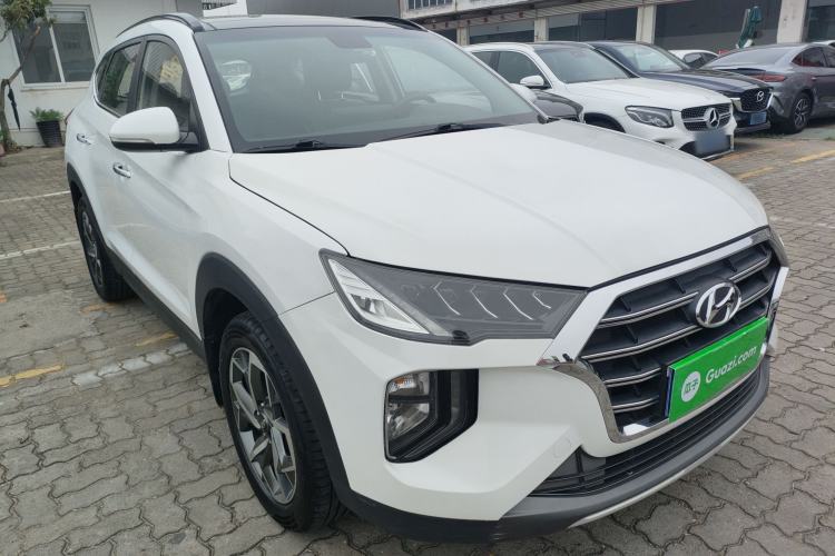 Used Hyundai Tucson 2019 280TGDi Dual-Clutch Two-Wheel Drive Fashion Edition China VI Standard Front Right 45 Deg