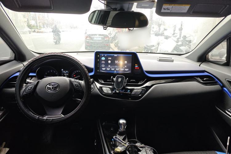 Used Toyota IZOA 2018 2.0L Yichi Version China VI Standard