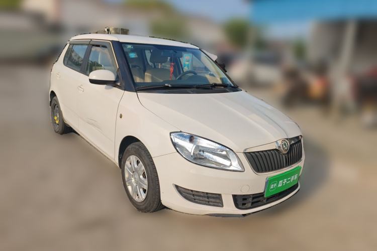 Used Skoda Fabia 2014 1.4L Manual Crystal Edition
