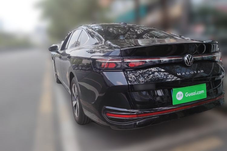 Used Volkswagen Magotan 2024 300TSI DSG Prestige Edition—A Real Eye-Catcher
