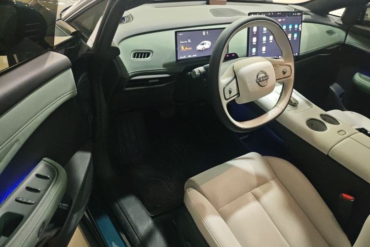 Used Nissan N7 2025 625 Max Driver Seat