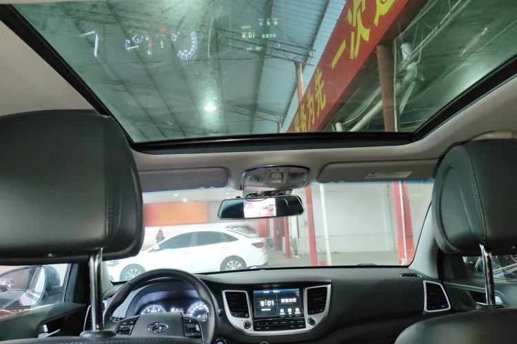 Used Hyundai Tucson 2018 1.6T Dual-Clutch Two-Wheel Drive 15th Anniversary Special Edition