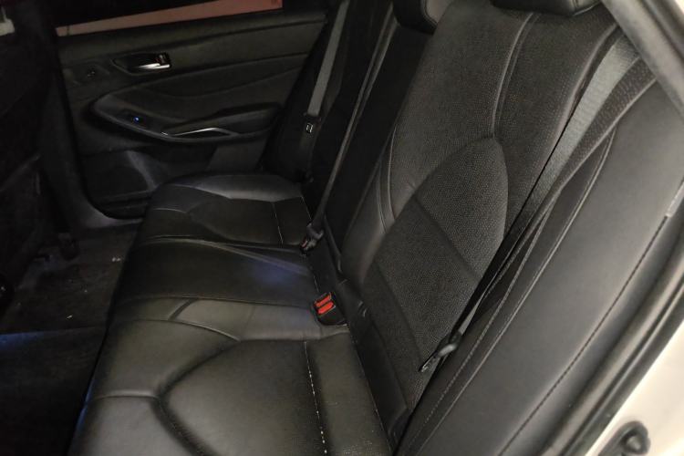 Used Toyota Avalon 2019 2.0L XLE Premium Edition China VI Left Rear Seat