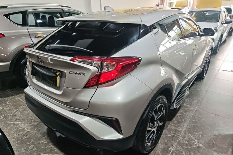 Used Toyota C-HR 2018 2.0L Leading with Sunroof China VI Standard Rear Right 45 Deg