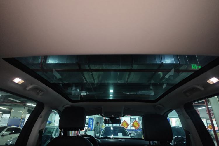 Used Land Rover Discovery Sport 2019 240 PS SE Version China VI Standard