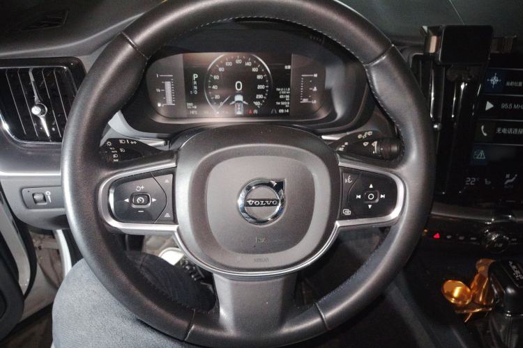 Used Volvo XC60 2018 T5 4x4 Smart Edition Steering Wheel