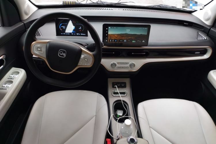 Used Chery Domi 2025 Model 305km Comfort Edition Center Console