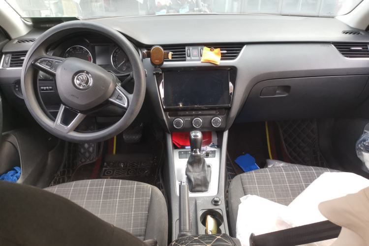 Used Skoda Octavia 2019 1.5L Automatic SmartDrive Comfort Edition China VI Standard