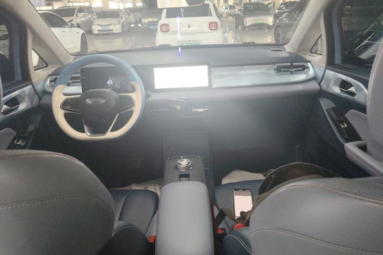 Used Geometry E Firefly 2022 401 km Linglong Tiger 4 Seats Center Console