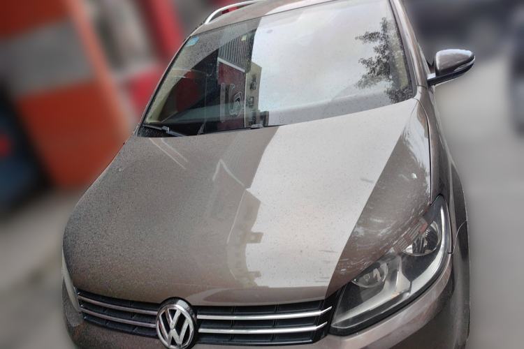 Used Volkswagen Touran 2011 1.4T Manual Zhiya Edition 5 Seats
