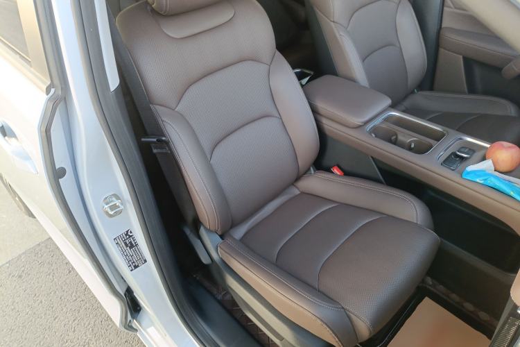 Used Wuling Wuling Starlight 730 2025 Model Plug-in Hybrid 125km Luxury Edition
