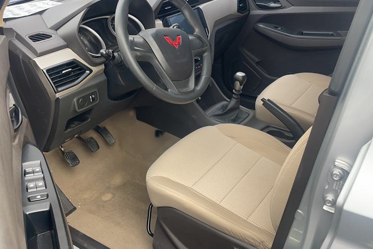 Used Wuling Hongguang 2021 1.5L Revised S Standard Version Hydraulic-Power-Assisted LAR