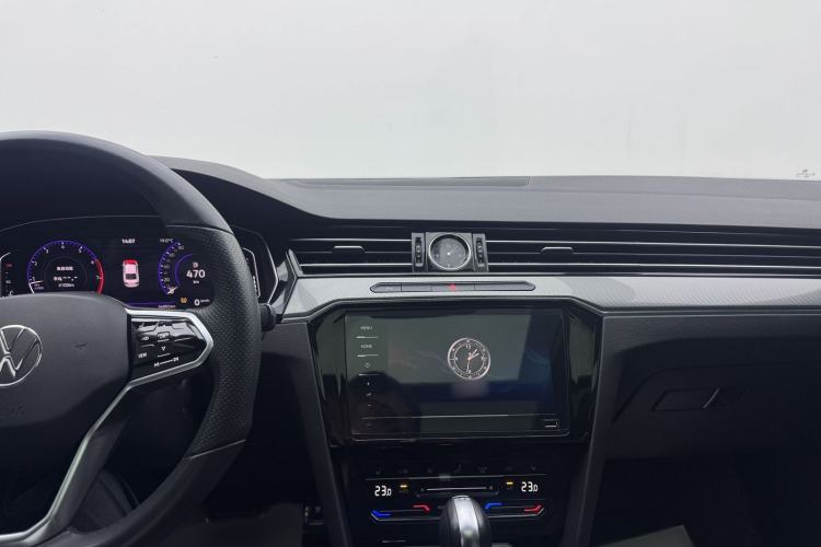 Used Volkswagen Magotan 2023 2 Million Units Limited Edition 330TSI DSG Leading Version
