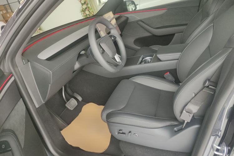 Used Tesla Model Y L 2025 Model Long-Range All-Wheel-Drive Version