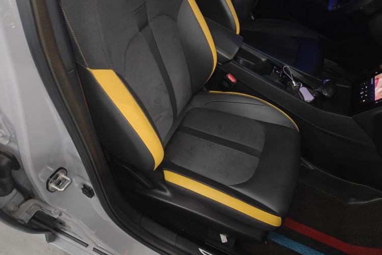 Used Dongfeng Aeolus Yixuan 2023 Mach Edition 1.5T Automatic Pursuit Rider Version Right Front Seat