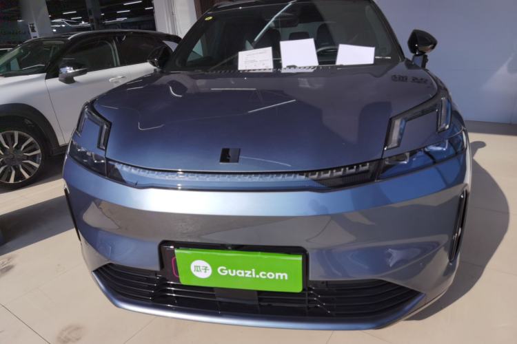 Used Lynk & Co 08 EM-P 2025 220 km All-Wheel-Drive Performance Halo
