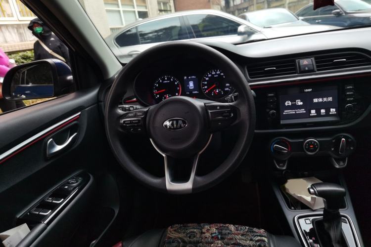 Used Kia KX Cross 2017 1.4L AT GLS
